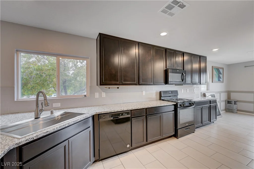 7052 Blissful Peak, North Las Vegas, NV 89084