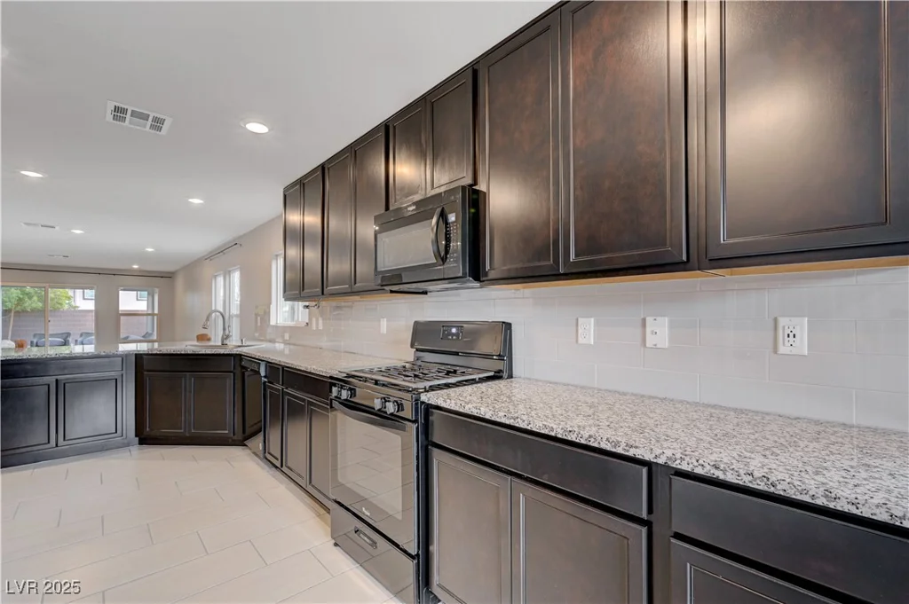 7052 Blissful Peak, North Las Vegas, NV 89084