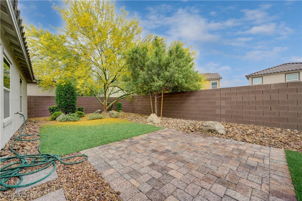 7052 Blissful Peak, North Las Vegas, NV 89084