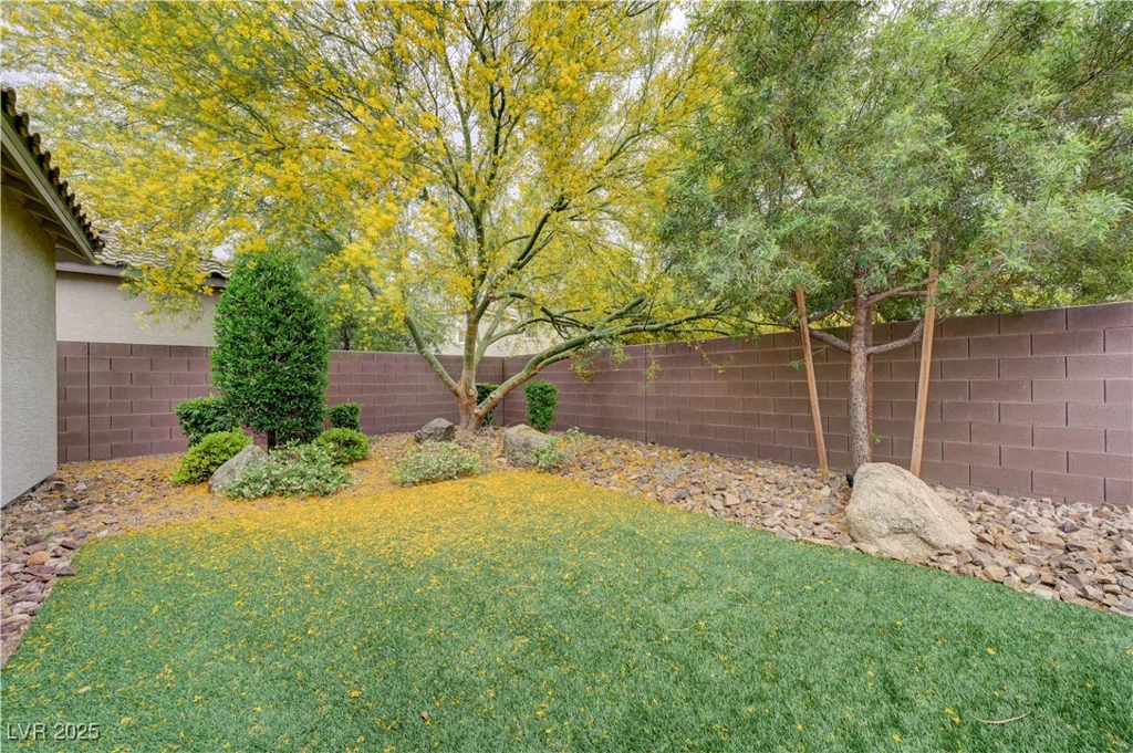 7052 Blissful Peak, North Las Vegas, NV 89084