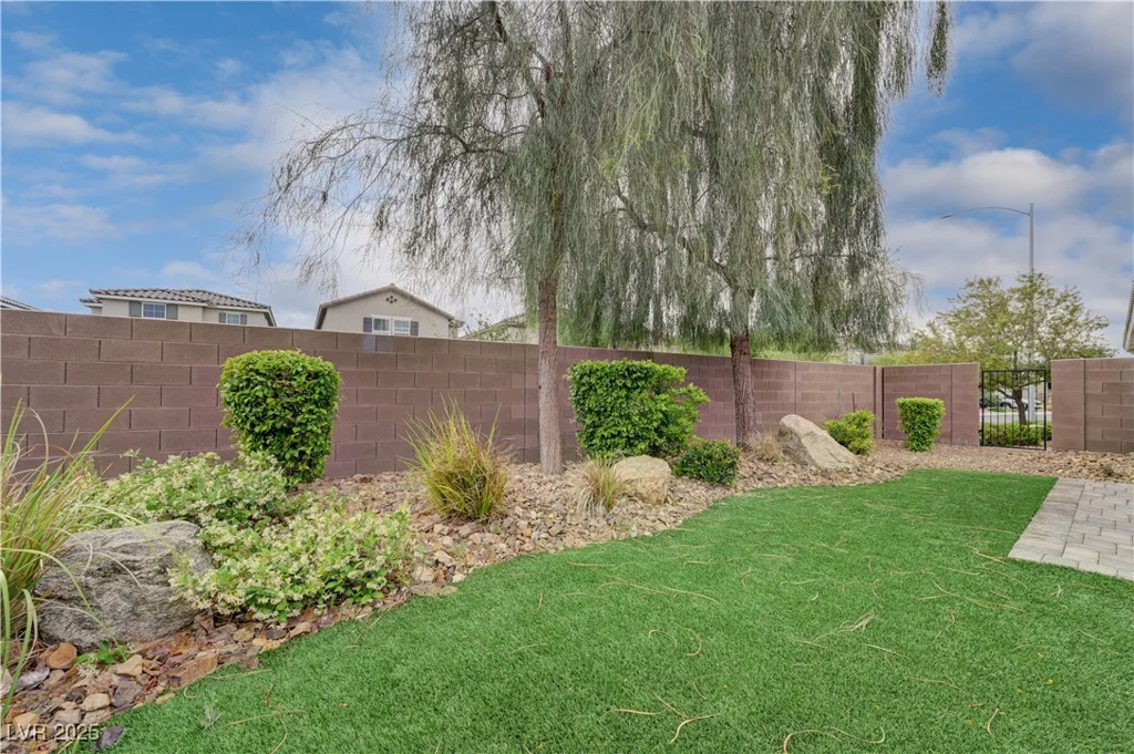 7052 Blissful Peak, North Las Vegas, NV 89084