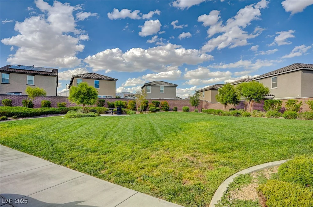7052 Blissful Peak, North Las Vegas, NV 89084