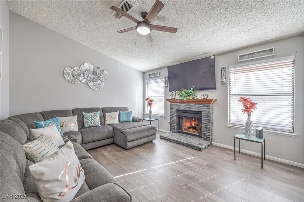 6408 Deadwood, Las Vegas, NV 89108