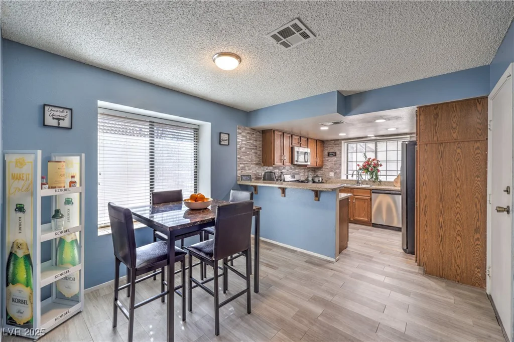 6408 Deadwood, Las Vegas, NV 89108