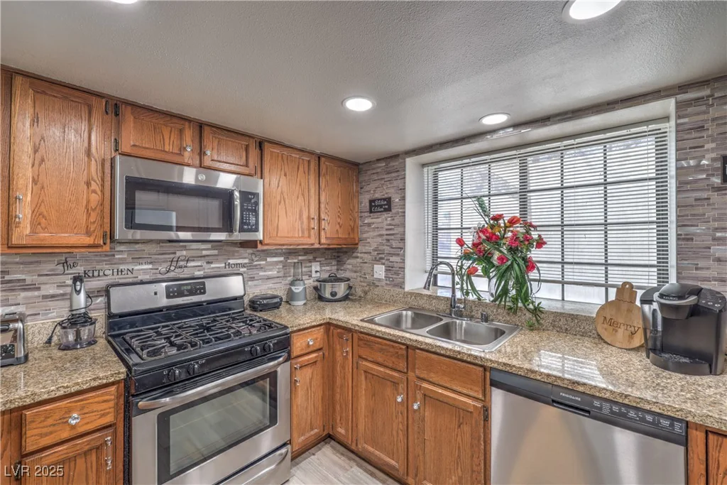 6408 Deadwood, Las Vegas, NV 89108