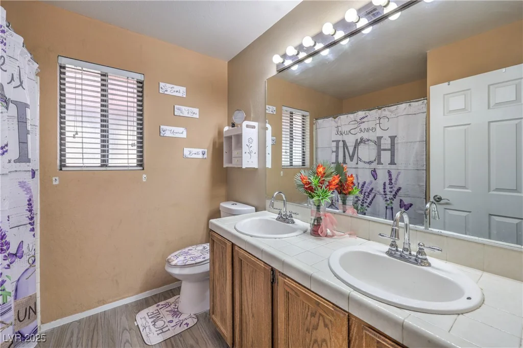 6408 Deadwood, Las Vegas, NV 89108