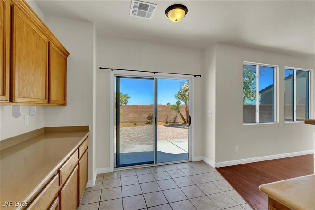 6032 Red Glitter, North Las Vegas, NV 89031