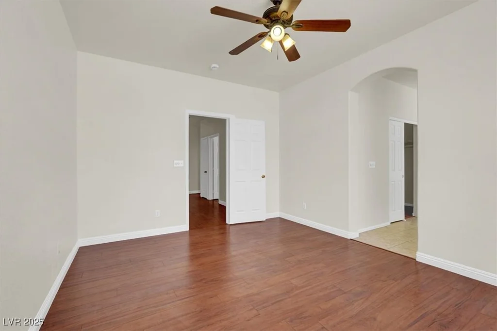 6032 Red Glitter, North Las Vegas, NV 89031