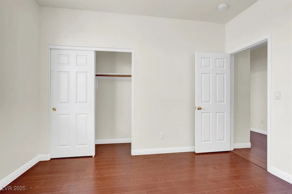 6032 Red Glitter, North Las Vegas, NV 89031