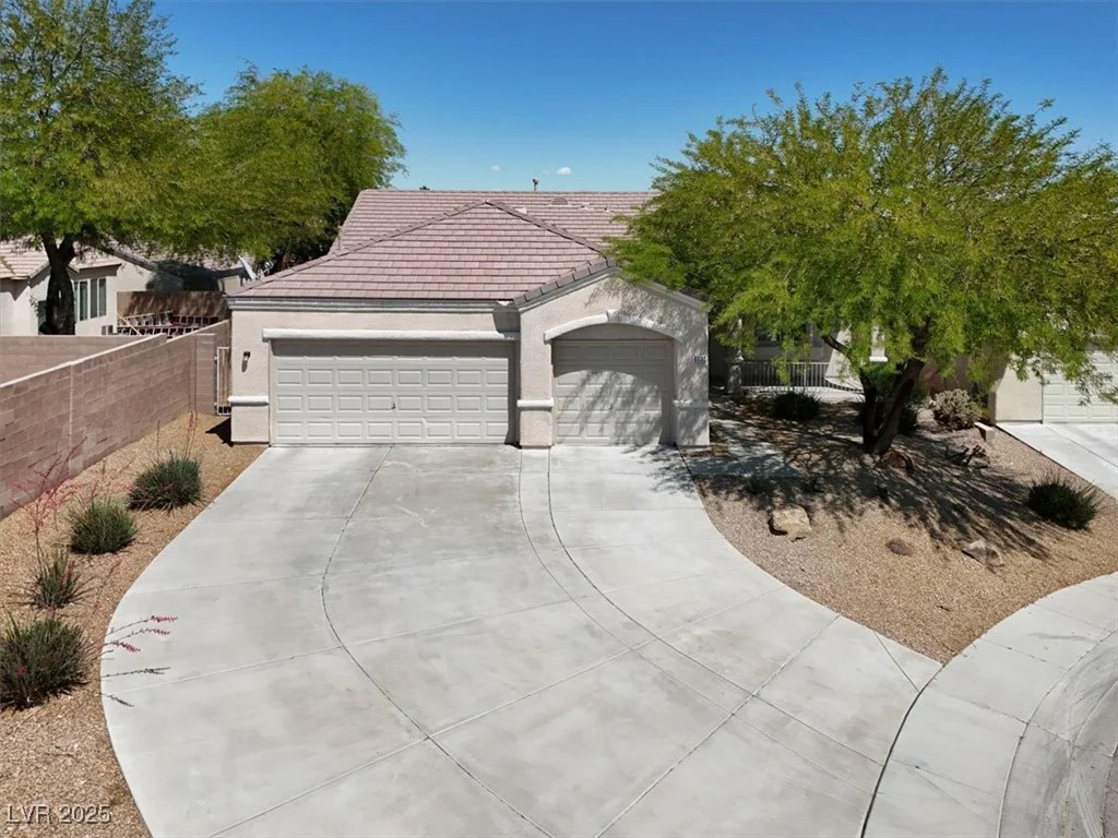6032 Red Glitter, North Las Vegas, NV 89031