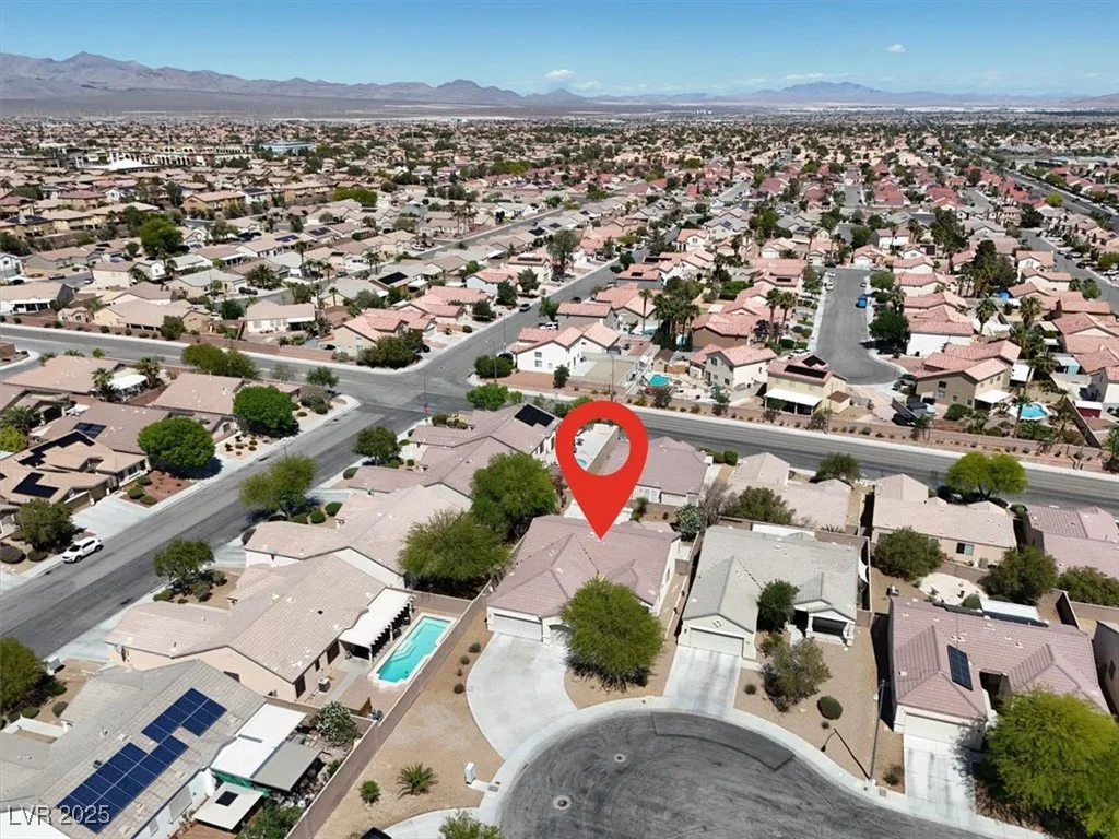 6032 Red Glitter, North Las Vegas, NV 89031