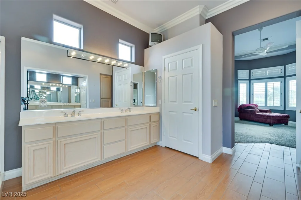 10513 Longwood, Las Vegas, NV 89134