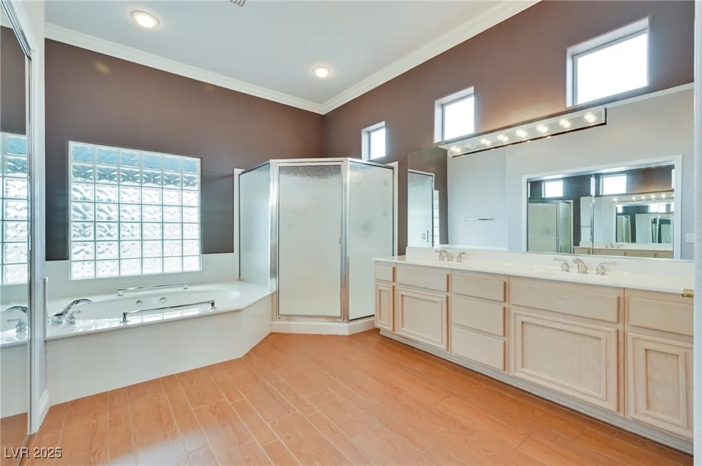 10513 Longwood, Las Vegas, NV 89134