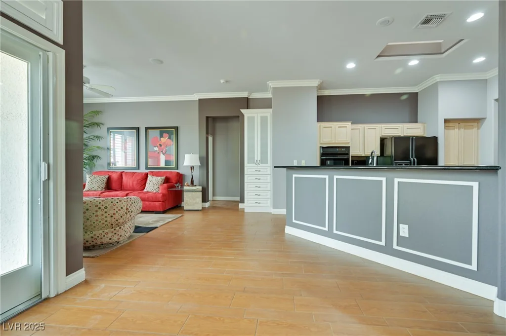 10513 Longwood, Las Vegas, NV 89134