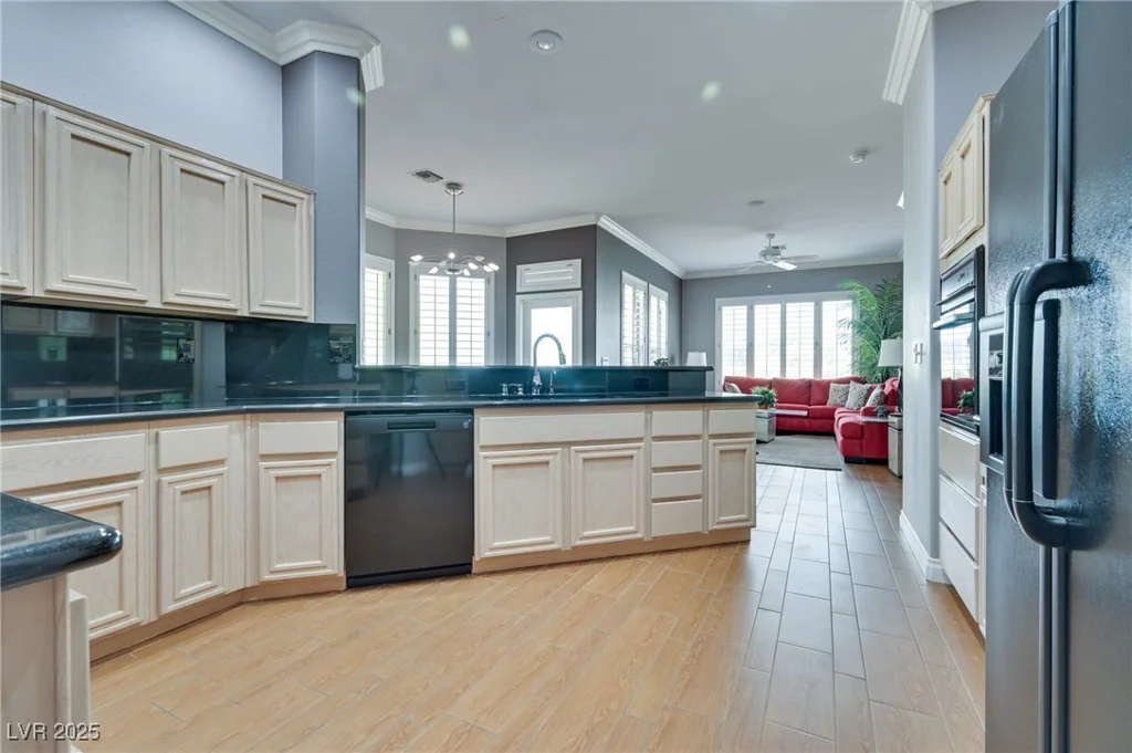 10513 Longwood, Las Vegas, NV 89134