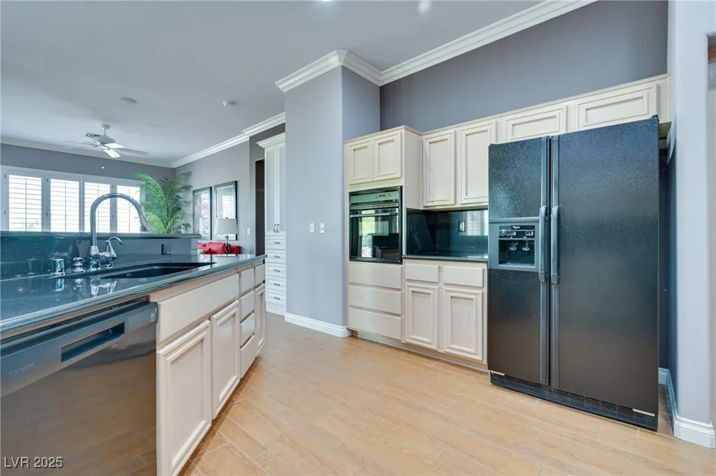 10513 Longwood, Las Vegas, NV 89134