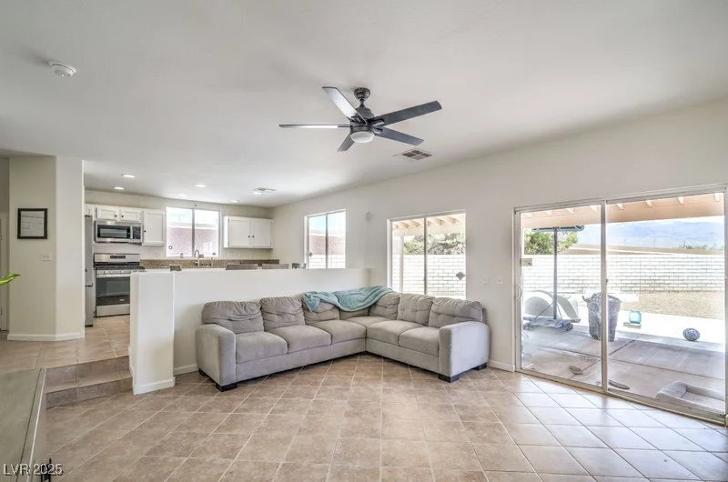 7964 Lovely Pine, Las Vegas, NV 89143