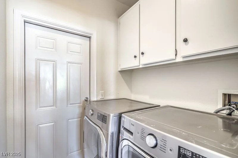 7964 Lovely Pine, Las Vegas, NV 89143