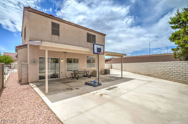 7964 Lovely Pine, Las Vegas, NV 89143