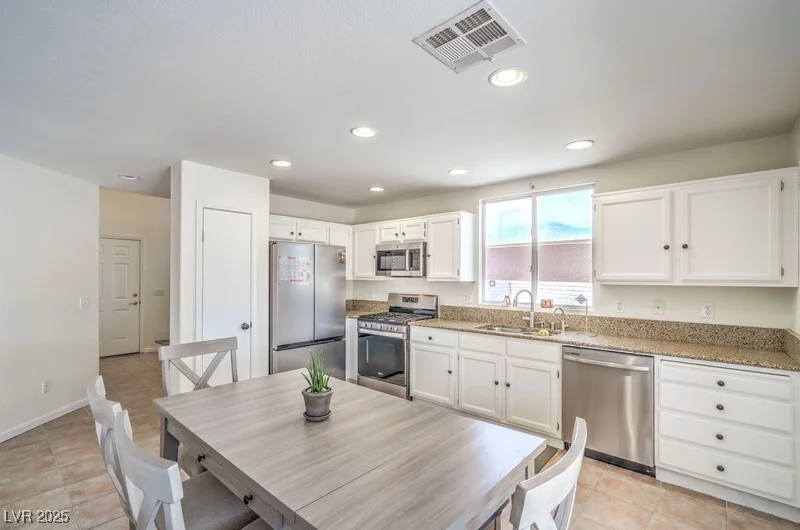 7964 Lovely Pine, Las Vegas, NV 89143