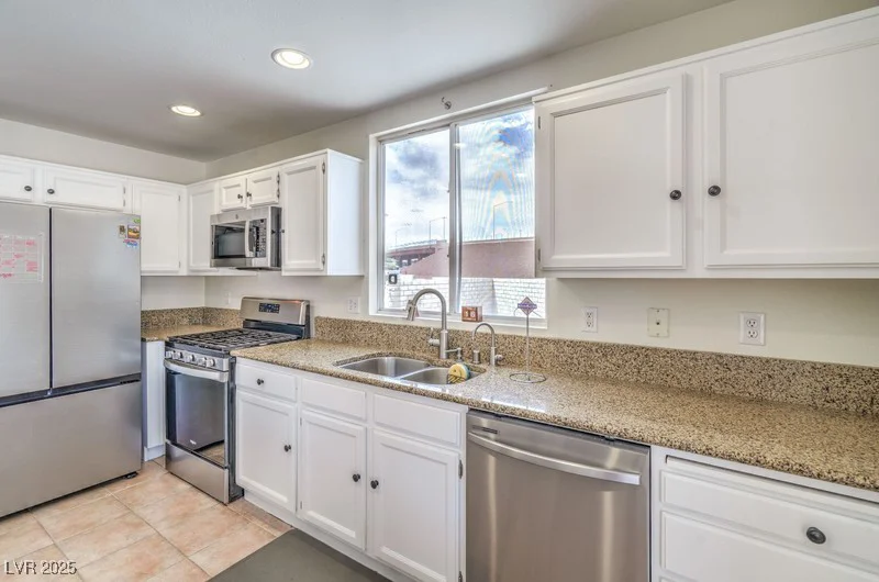 7964 Lovely Pine, Las Vegas, NV 89143