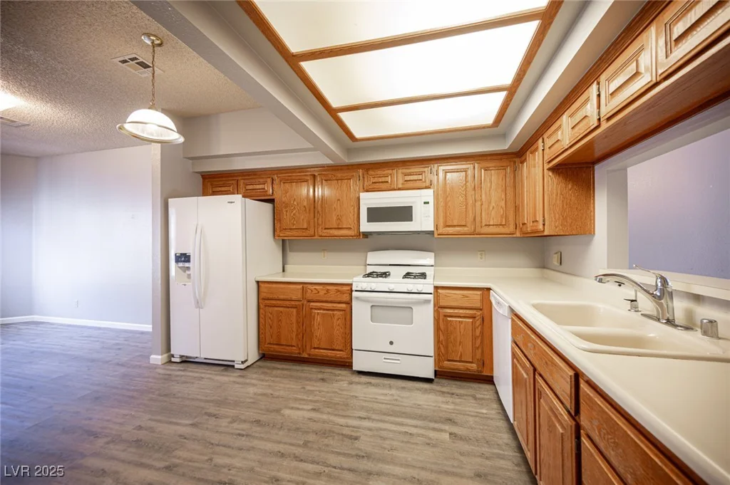7911 Canoe, Las Vegas, NV 89145