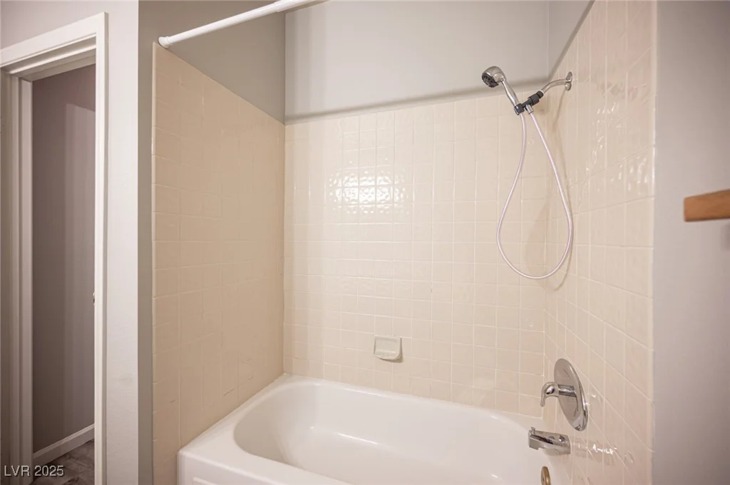 7911 Canoe, Las Vegas, NV 89145