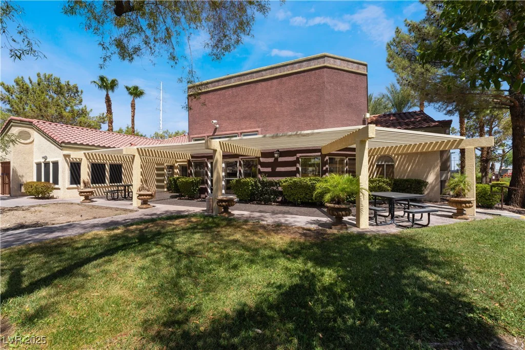 7885 Flamingo, Las Vegas, NV 89147