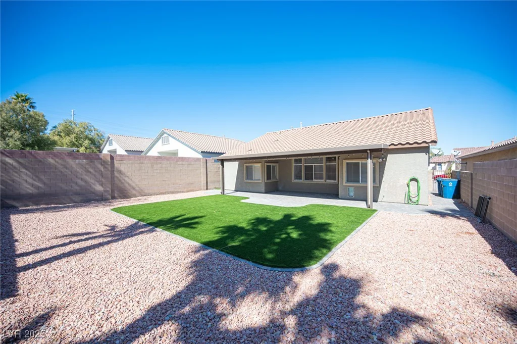 11119 River Hills, Las Vegas, NV 89135