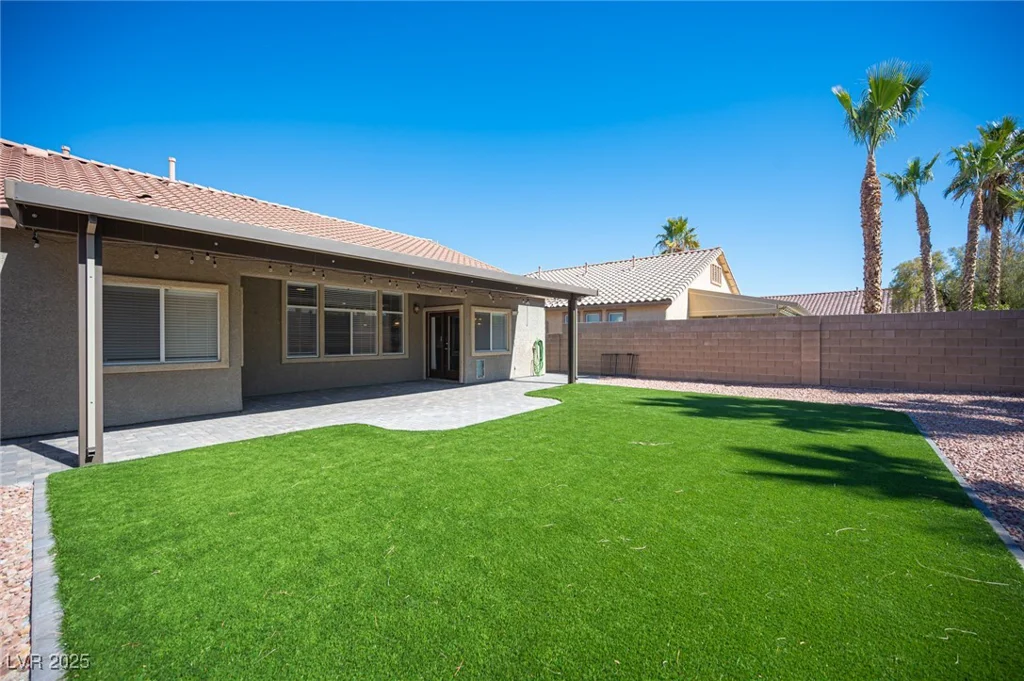 11119 River Hills, Las Vegas, NV 89135