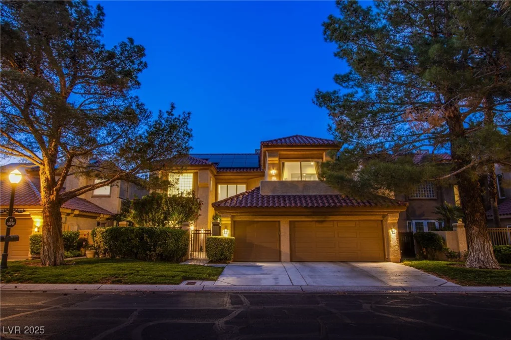 7940 Castle Pines, Las Vegas, NV 89113