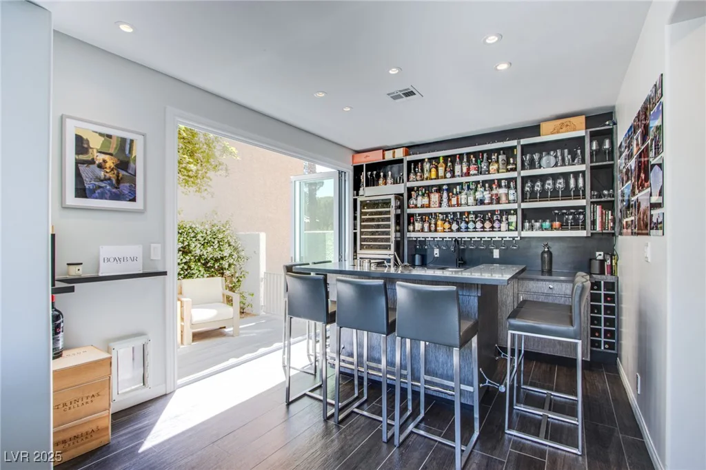 7940 Castle Pines, Las Vegas, NV 89113