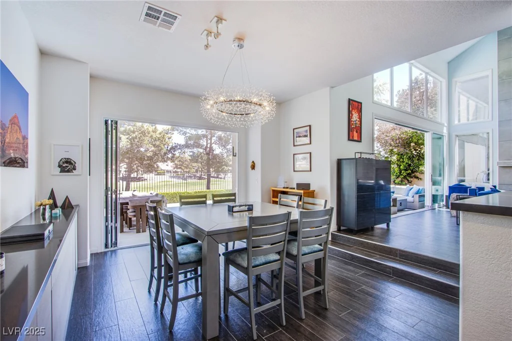 7940 Castle Pines, Las Vegas, NV 89113
