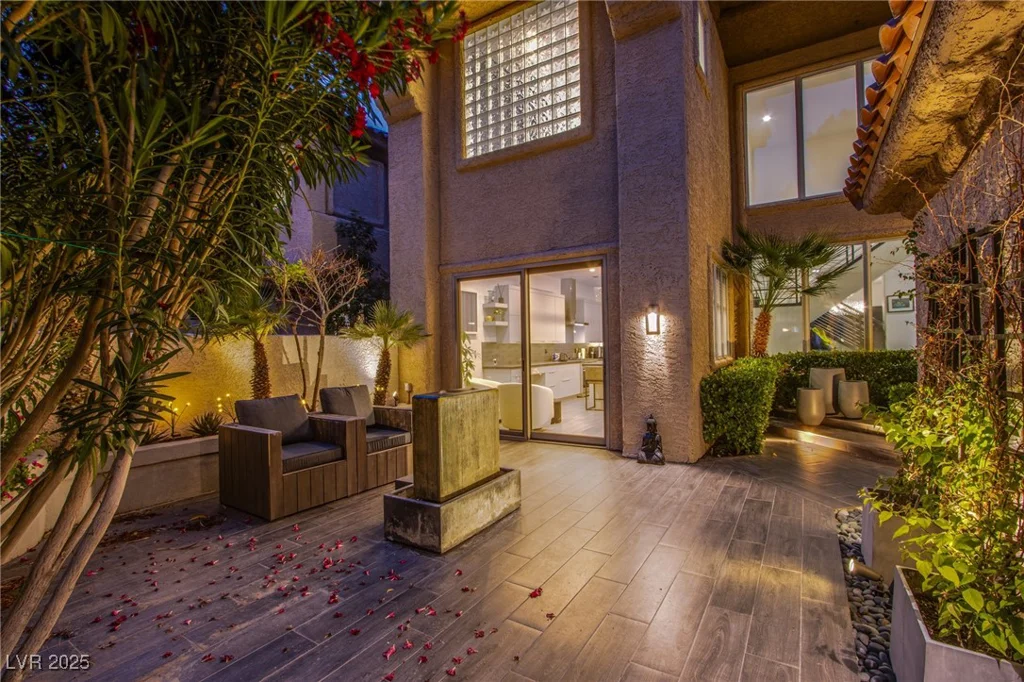7940 Castle Pines, Las Vegas, NV 89113