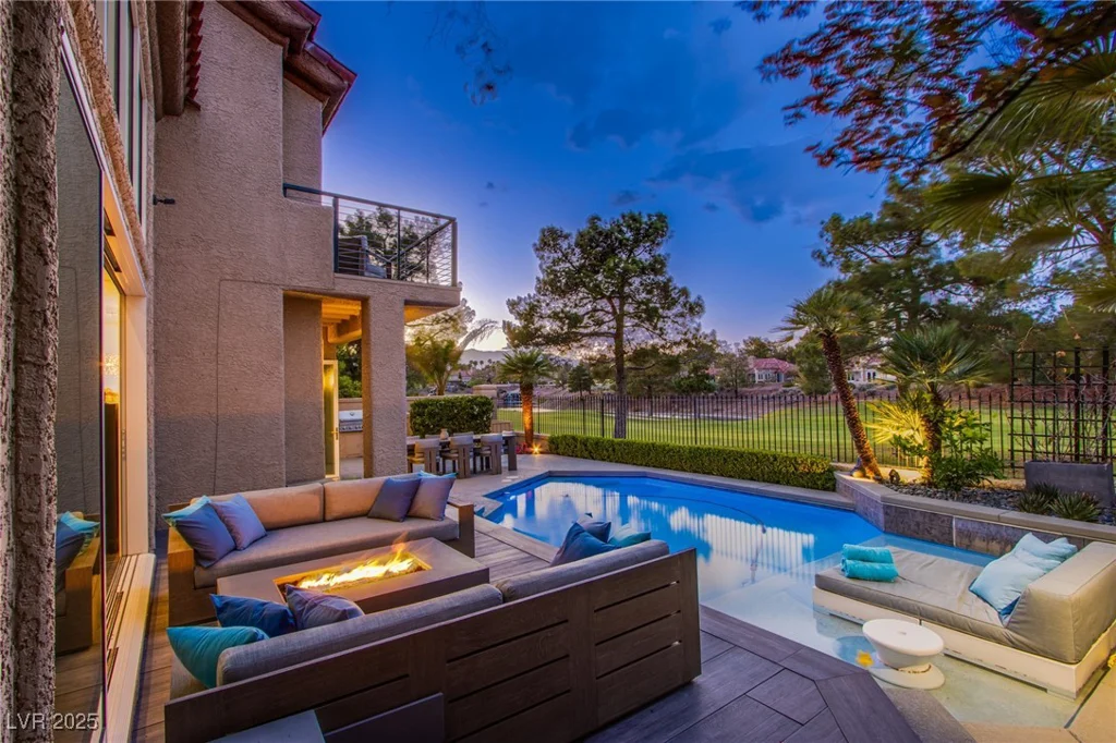 7940 Castle Pines, Las Vegas, NV 89113