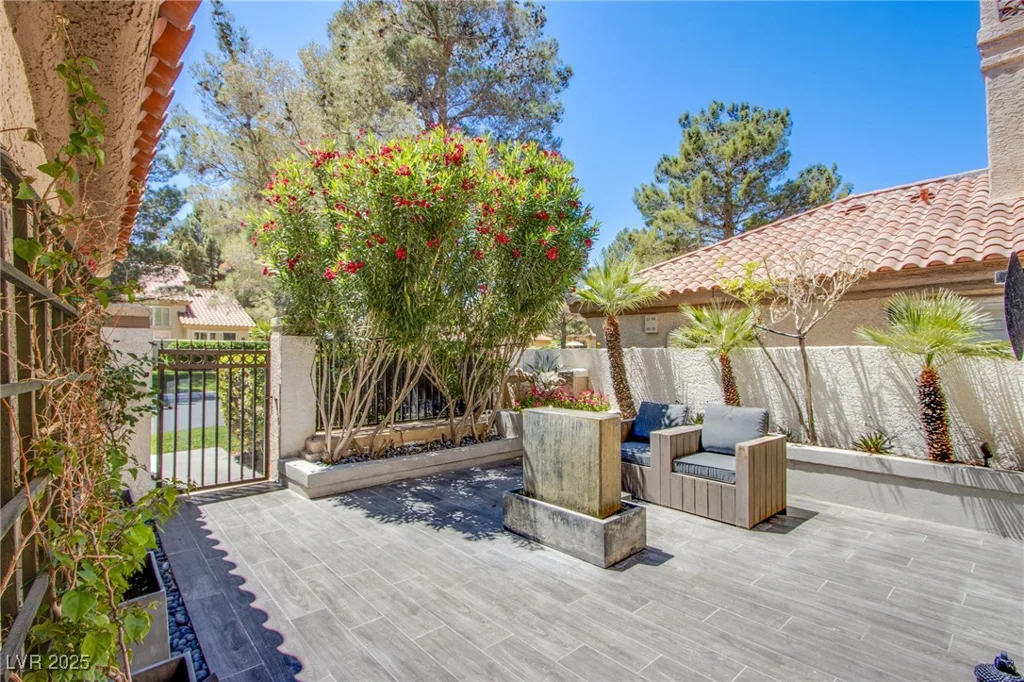 7940 Castle Pines, Las Vegas, NV 89113