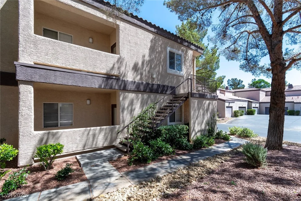 5250 Rainbow, Las Vegas, NV 89118