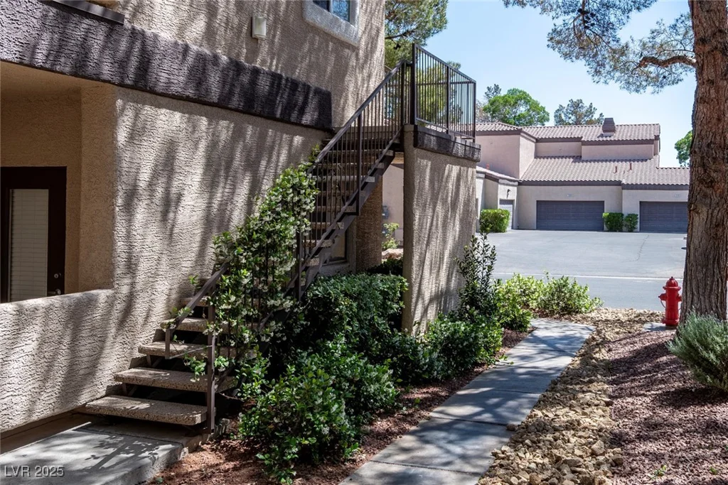 5250 Rainbow, Las Vegas, NV 89118