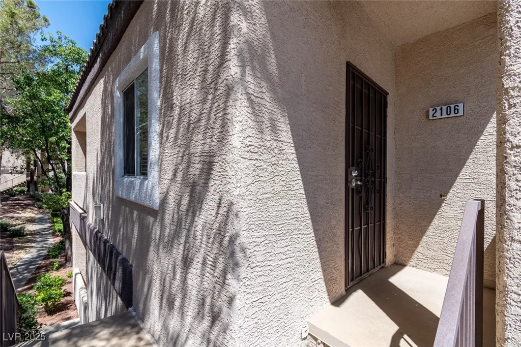 5250 Rainbow, Las Vegas, NV 89118