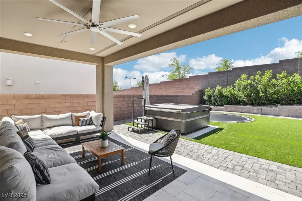 12155 Sage Thunder, Las Vegas, NV 89138