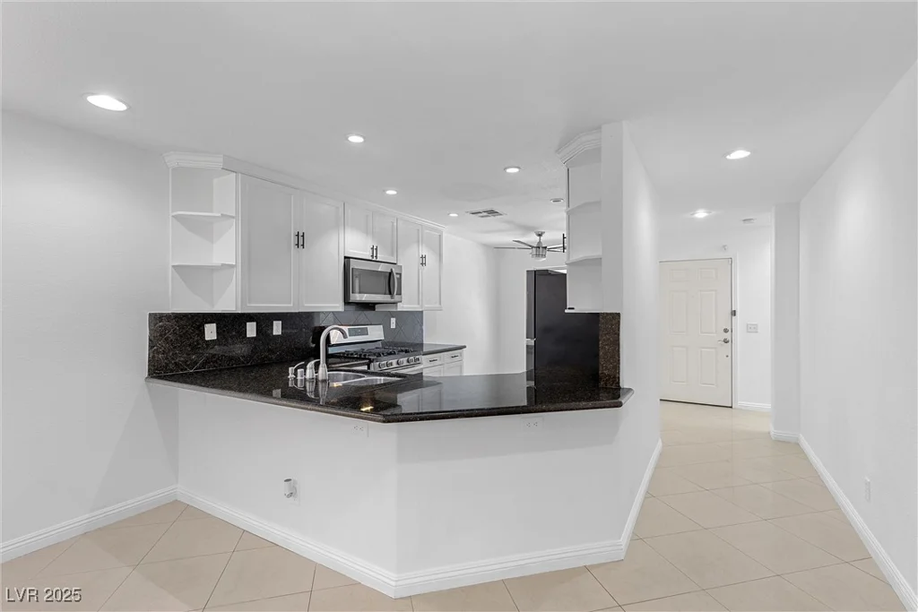 9174 McGinnis, Las Vegas, NV 89148