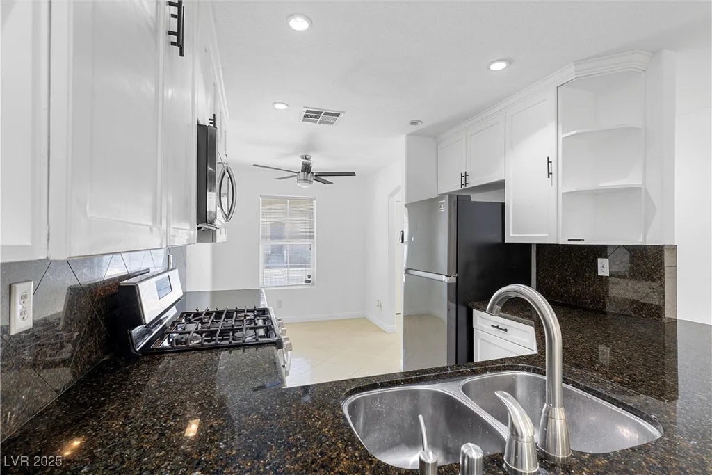 9174 McGinnis, Las Vegas, NV 89148