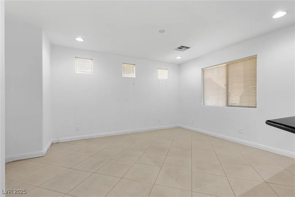 9174 McGinnis, Las Vegas, NV 89148