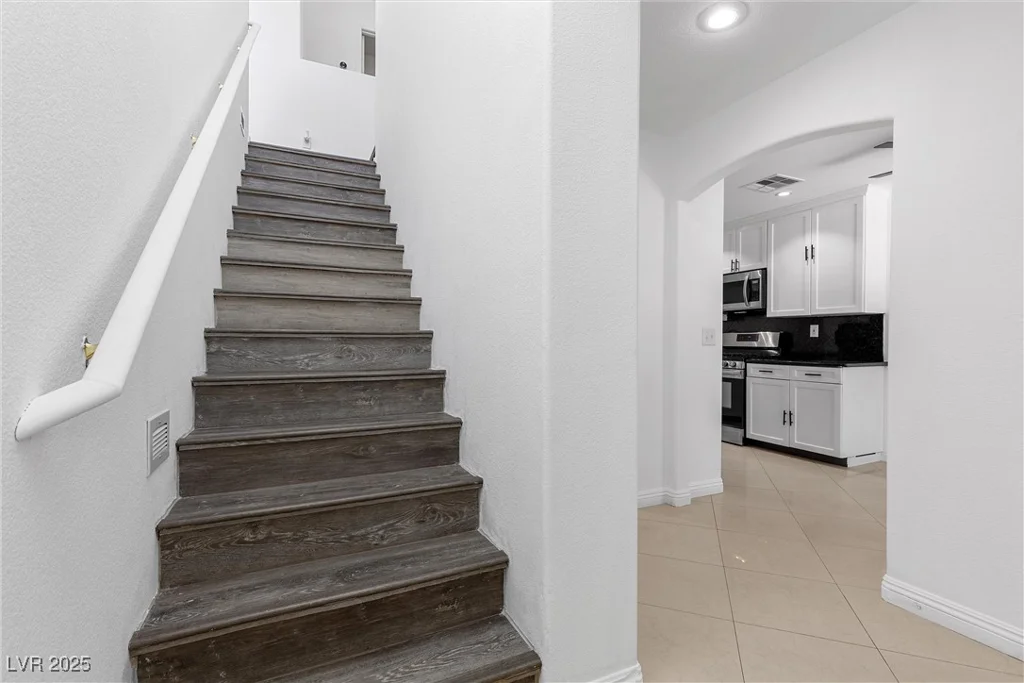9174 McGinnis, Las Vegas, NV 89148