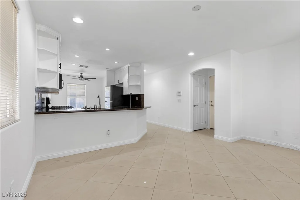 9174 McGinnis, Las Vegas, NV 89148