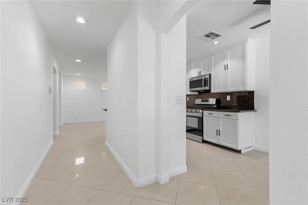 9174 McGinnis, Las Vegas, NV 89148