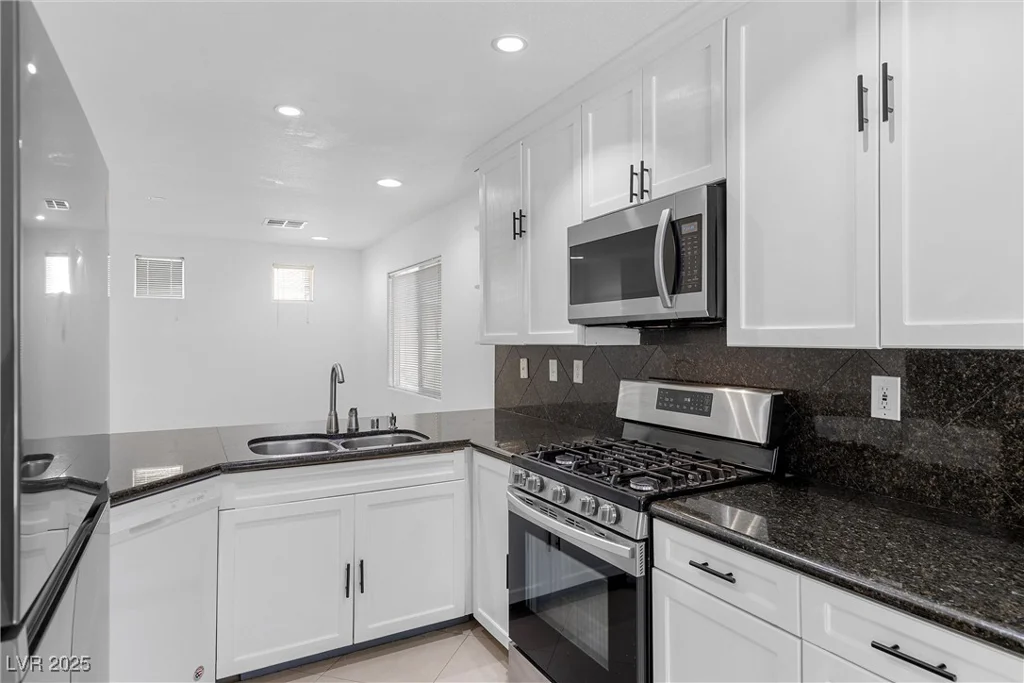 9174 McGinnis, Las Vegas, NV 89148