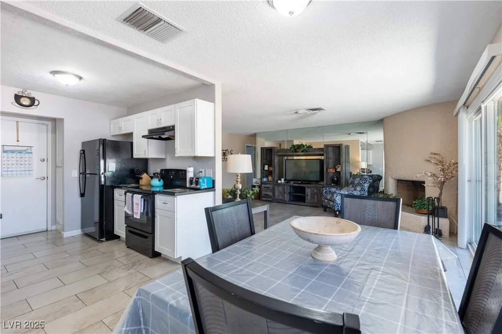 3143 La Mesa, Henderson, NV 89014