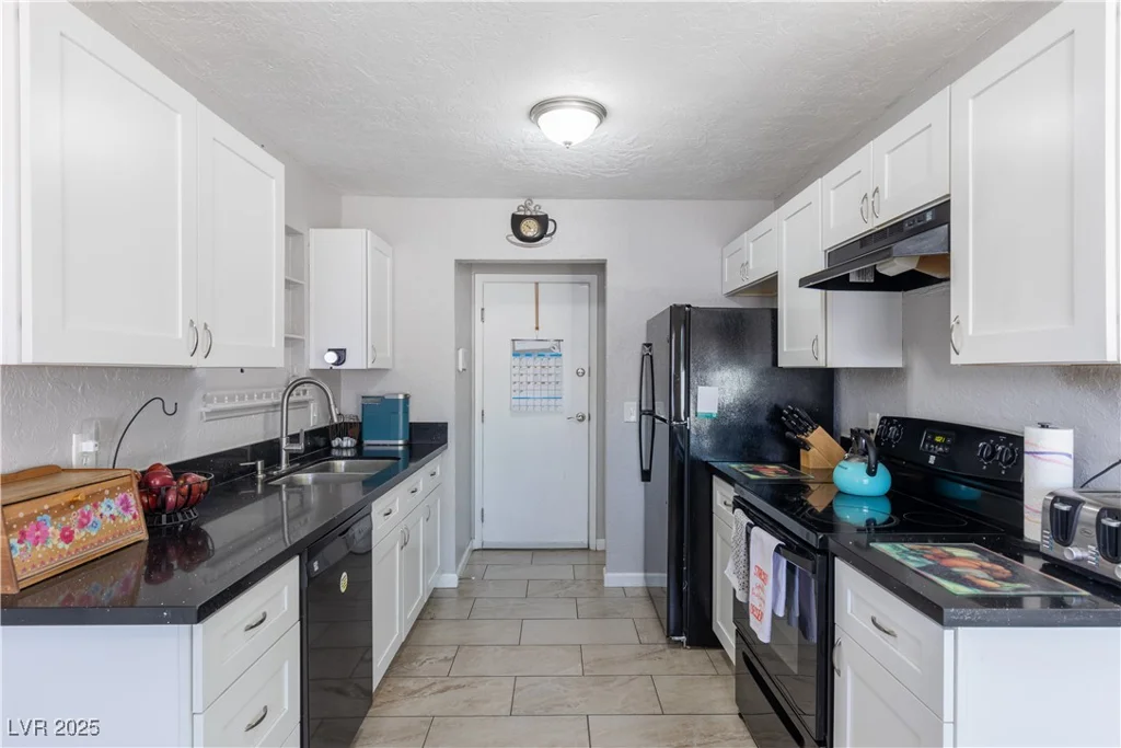 3143 La Mesa, Henderson, NV 89014