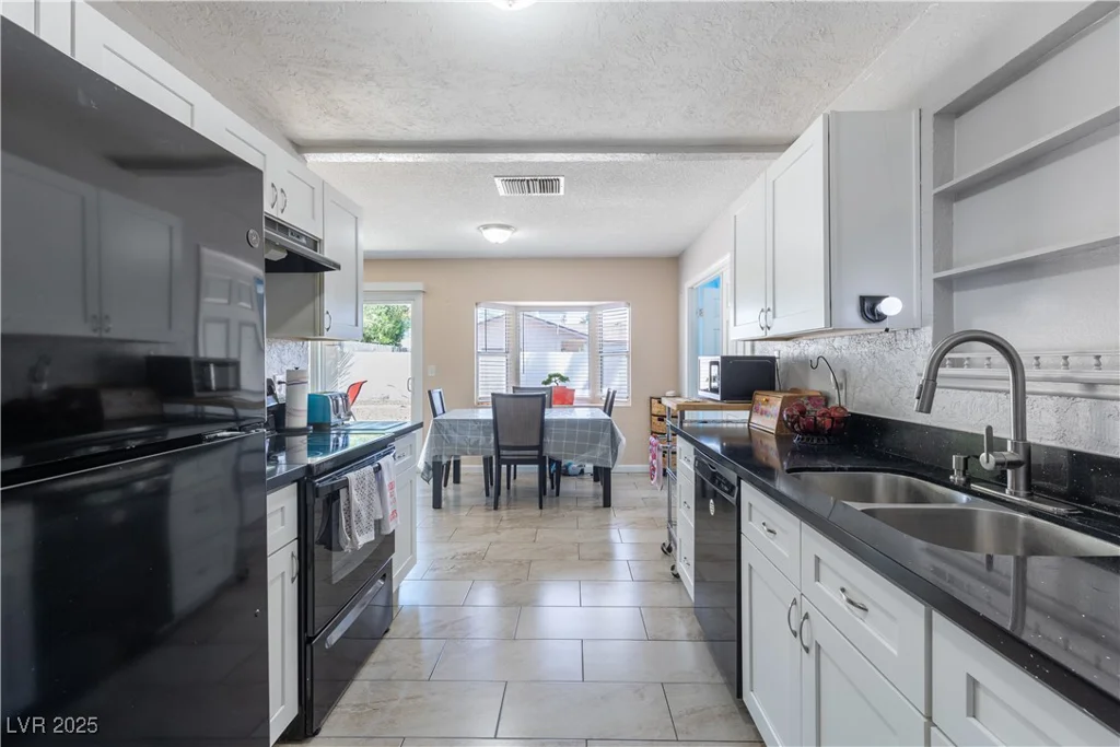 3143 La Mesa, Henderson, NV 89014